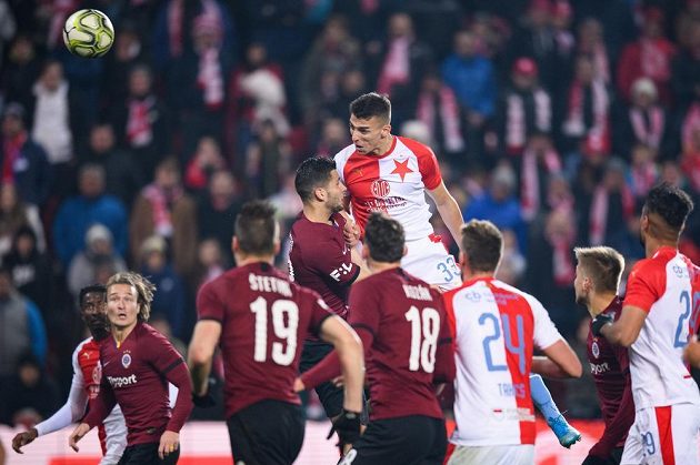 Petar Musa ze Slavie Praha a jeho vyrovnávací gól na 1:1 během derby se Spartou.