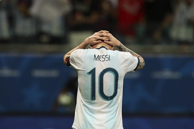 Argentinská superstar Lionel Messi v zápase na turnaji Copa América proti Kolumbii.
