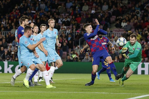 Všechny ošemetné situace před svou brankou slávistický gólman Ondřej Kolář v duelu s Barcelonou vyřešil. I šanci Clementa Lengleta.