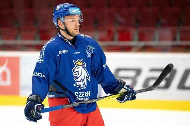Jan Štencel během tréninku hokejové reprezentace před přípravnými zápasy s Německem.