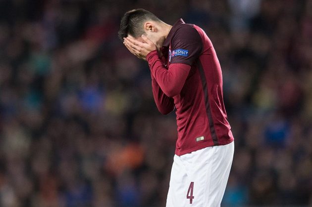 Sparťan Vjačeslav Karavajev během odvetného utkání play off Evropské ligy s Rostovem.