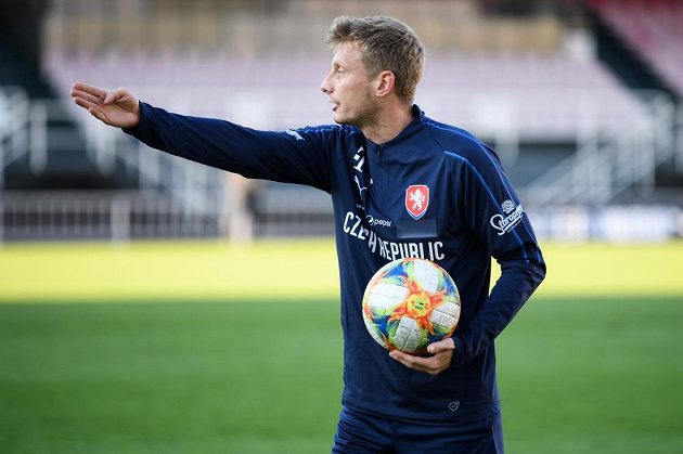 Ladislav Krejčí během tréninku fotbalové reprezentace před zápasy s Anglií a Severním Irskem.