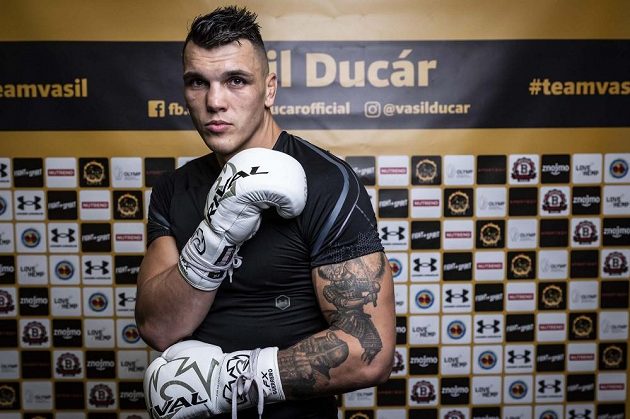 Českého profesionálního boxera Vasila Ducára čeká velká výzva v podobě zápasu s kanadským tvrďákem Rozickim.