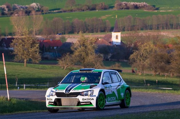 Jan Kopecký se Škodou Fabia R5 na trati Šumavské rallye 2015.