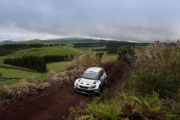 Jan Kopecký se Škodou Fabia S2000 na trati Rallye Azorské ostrovy.