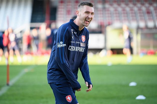 Jaromír Zmrhal během tréninku fotbalové reprezentace před zápasy s Anglií a Severním Irskem.