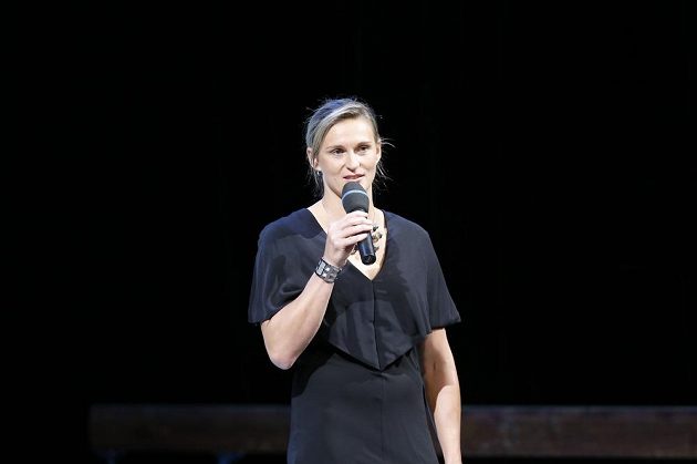 Dvojnásobná olympijská vítězka Barbora Špotáková se podělila o svoji vzpomínku na Věru Čáslavskou v Národním divadle.