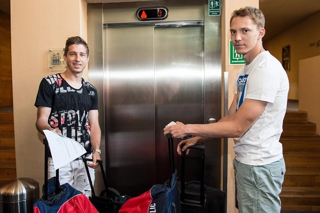 Michal Sáček (vlevo) a Lukáš Juliš během srazu reprezentace do 21 let před nadcházejícím ME v Polsku.
