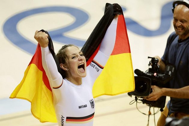 Kristina Vogelová z Německa je novou olympijskou vítězkou sprintu na dráze.