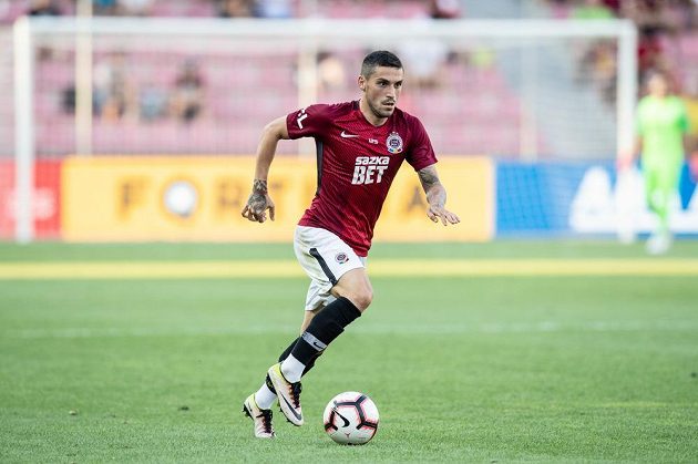 Nicolae Stanciu ze Sparty Praha během utkání 3. kola Fortuna ligy se Slováckem.