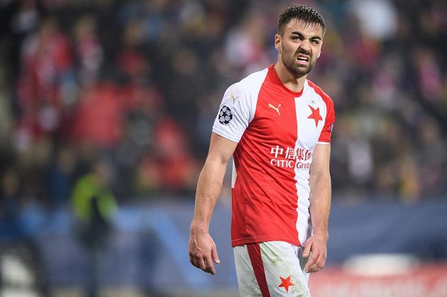 David Hovorka ze Slavie Praha během utkání základní skupiny Ligy mistrů proti Barceloně.