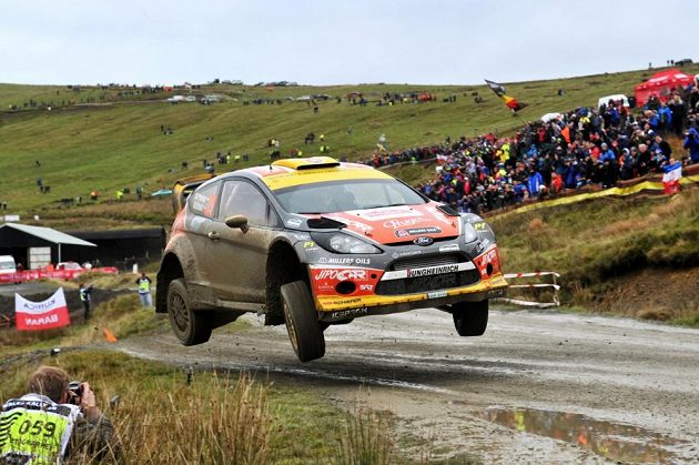 Martin Prokop s Fordem Fiesta WRC na trati Britské rallye 2013.