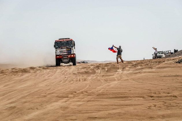Martin Šoltys s kamiónem Tatra na trati Rallye Dakar v Peru.