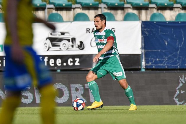 Josef Jindřišek z Bohemians při utkání s Teplicemi.