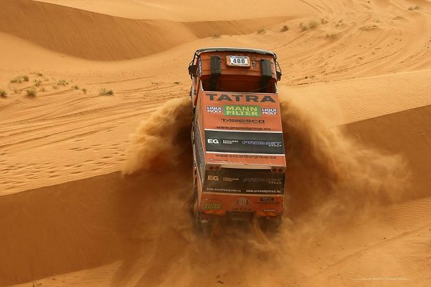 Tomáš Tomeček s Tatrou na trati Afrika Eco Race 2015.