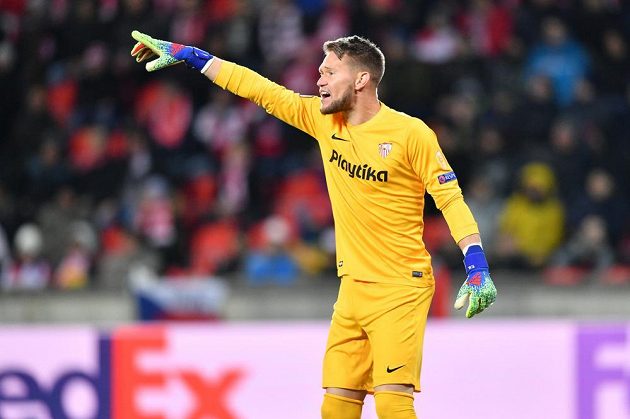 Tomáš Vaclík diriguje obranu Sevilly