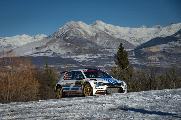 Jan Kopecký se Škodou Fabia R5 na trati Rallye Monte Carlo, kde vybojoval druhé místo v kategorii WRC2.