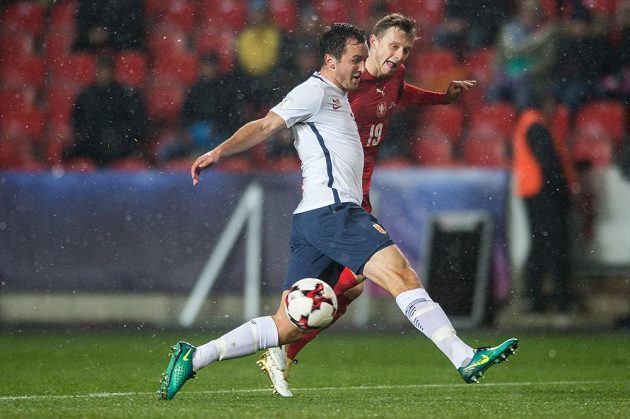 Ladislav Krejčí a jeho přihrávka na gól Michala Krmenčíka během utkání s Norskem.