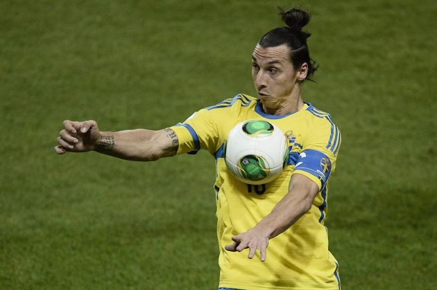 Švédský útočník Zlatan Ibrahimovic v odvetném utkání baráže o postup na MS v Brazílii.