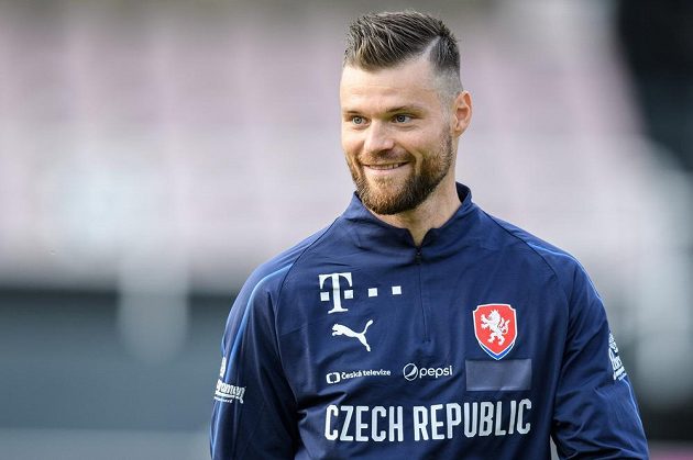 Ondřej Čelůstka během tréninku fotbalové reprezentace před zápasy kvalifikace ME 2020 v Kosovu a Černé Hoře.