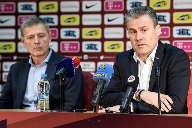 Sportovní ředitel Sparty Praha Zdeněk Ščasný (vlevo) a nový trenér Letenských Pavel Hapal.