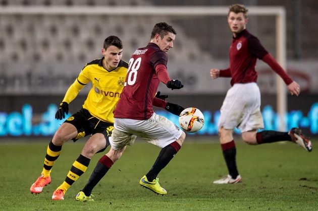 Zimní posila Sparty Ondřej Zahustel během přípravného utkání s Borussií Dortmund.