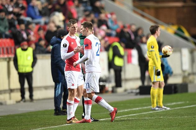 Zraněný slávistický kanonýr Milan Škoda musel záhy střídat, nahradil ho Tomáš Necid.