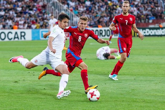 Česká devatenáctka porazila v Tbilisi domácí Gruzii a postoupila do semifinále evropského šampionátu.