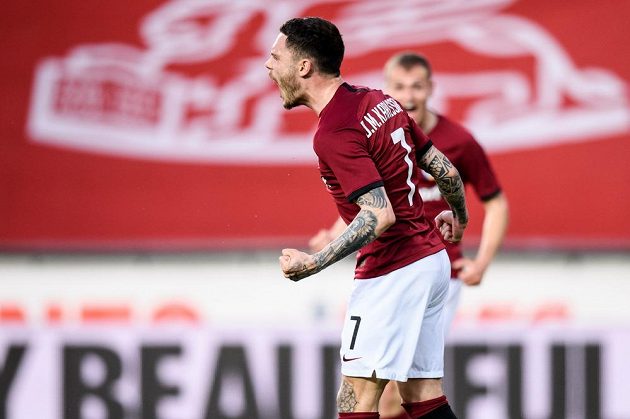 David Moberg Karlsson ze Sparty Praha oslavuje vedoucí gól během utkání 31. kola Fortuna ligy.