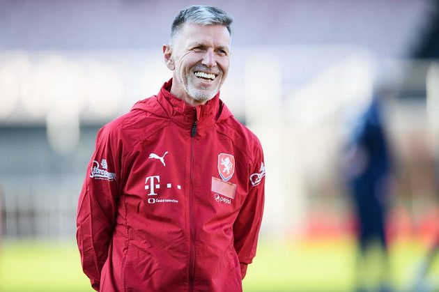 Trenér Jaroslav Šilhavý během tréninku fotbalové reprezentace před zápasy s Anglií a Severním Irskem.