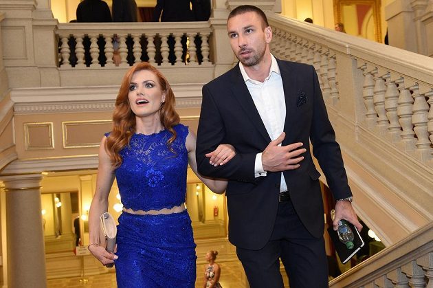 Gabriela Koukalová s manželem Petrem míří na vyhlášení ankety Biatlonista roku.