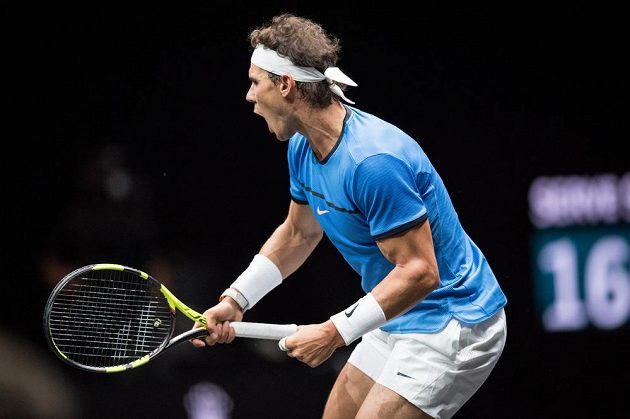 Rafael Nadal z týmu Evropy během zápasu s Jackem Sockem z týmu světa v rámci tenisového turnaje Laver Cup 2017.
