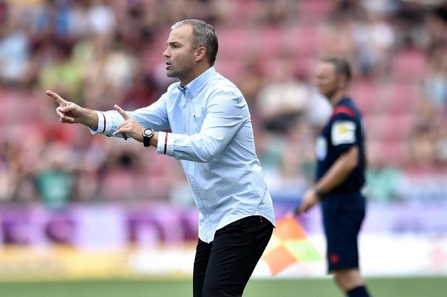 Trenér Baníku Ostrava Radomír Korytář byl na Letné blízko velmi cenného vítězství.