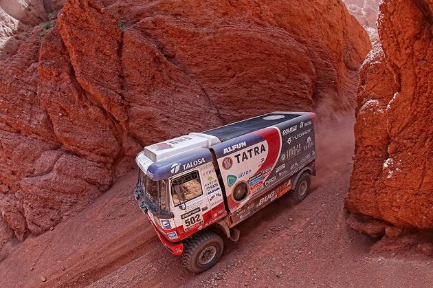 Tatra Buggyra Martina Kolomého na trati 6. etapy.