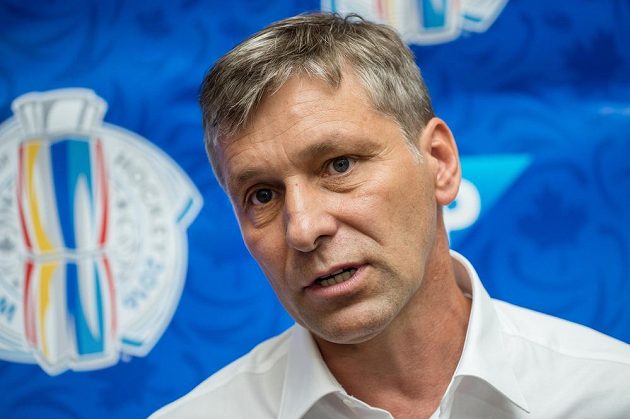 Trenér Josef Jandač na srazu hokejové reprezentace před Světovým pohárem v prážském hotelu Hilton.