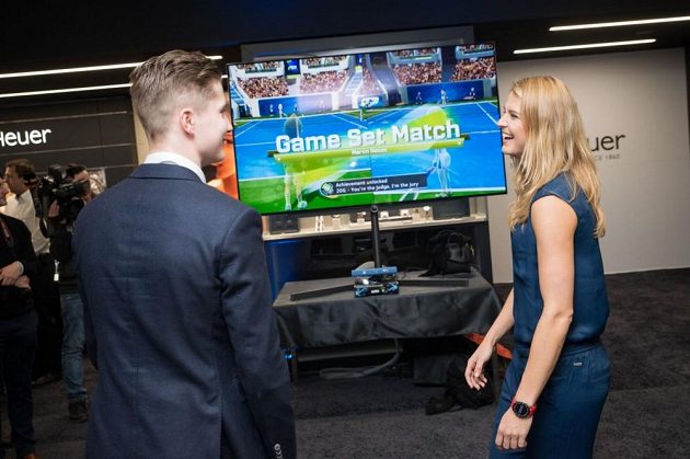 Porážku na xboxu od Martina Nečase nesla Šafářová s humorem.