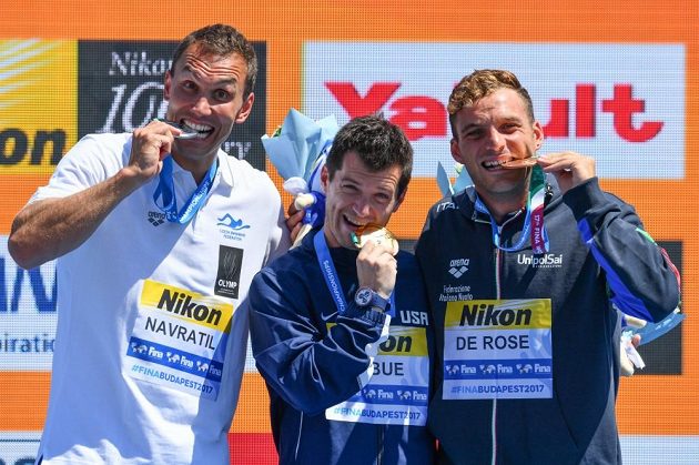Český reprezentant Michal Navrátil získal na mistrovství světa v Budapešti stříbrnou medaili v extrémních skocích do vody.