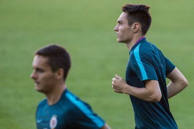 Obránce Sparty Vjačeslav Karavajev v přípravě na odvetu play off Evropské ligy.