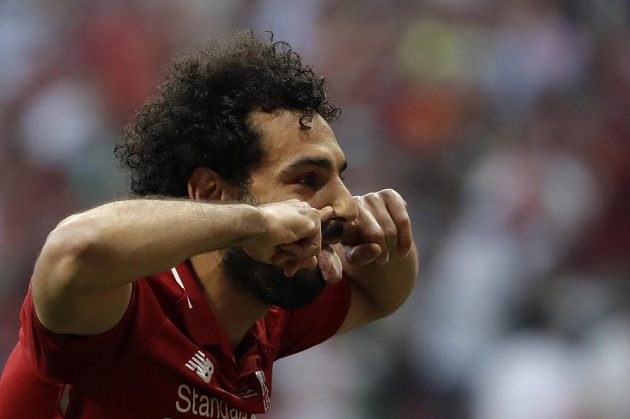 Liverpoolský bombarďák Mohamed Salah slaví po proměněné penaltě ve finále Ligy mistrů.