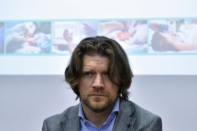 Operatér Radek Kebrle z Ústavu chirurgie ruky a plastické chirurgie ve Vysokém nad Jizerou.