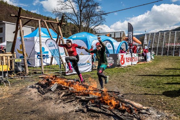 Spartan race, tady se nudit nebudete. A zima vám určitě nebude.