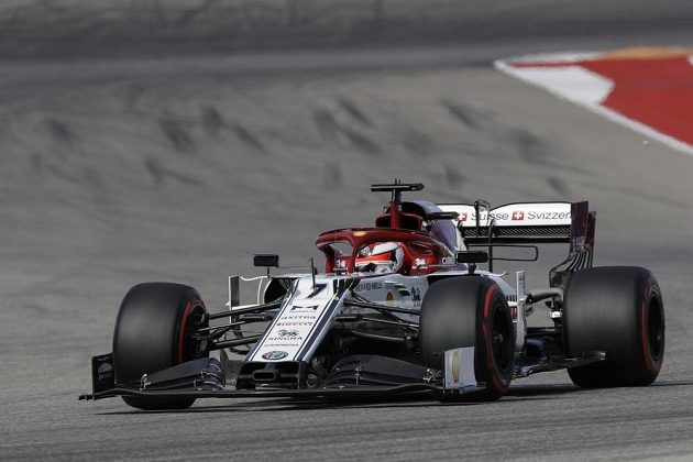 Jezdec týmu Alfa Romeo - Fin Kimi Raikkönen - během kvalifikace na Velkou cenu USA F1.
