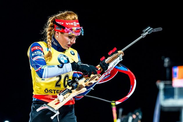 Gabriela Koukalová měla na střelnici potíže.