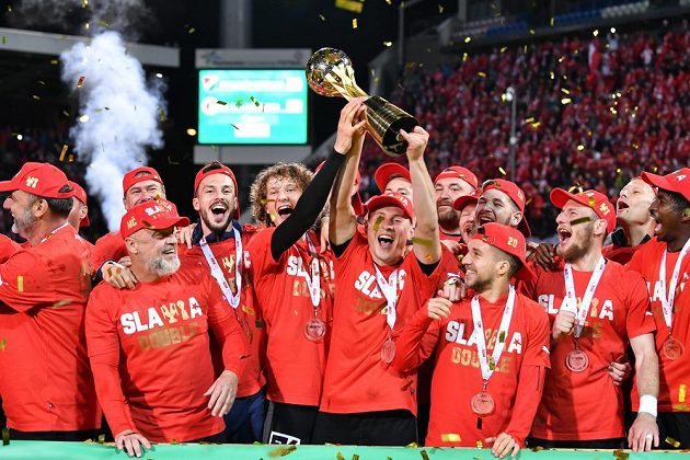 Triumf v MOL Cupu i zisk mistrovského titulu. Sen fotbalistů Slavie se stal skutečností.