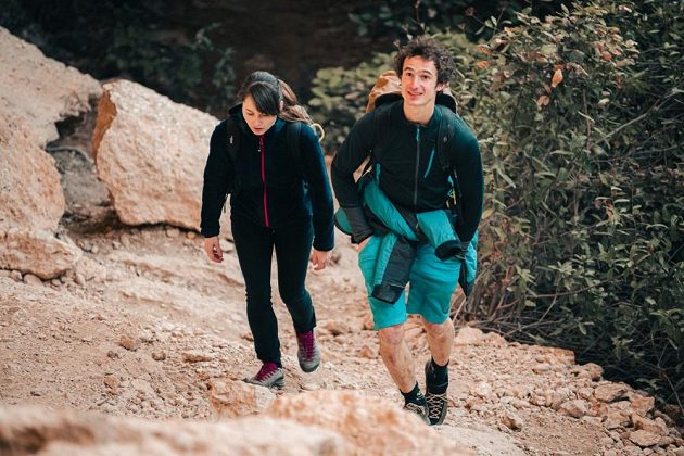 Adam Ondra s Ivou Vejmolovou ve španělské oblasti Margalef.