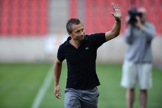 David Hubáček se loučí se Slavií během utkání 1. kola Gambrinus mezi Slavií a Baníkem Ostrava v Edenu.