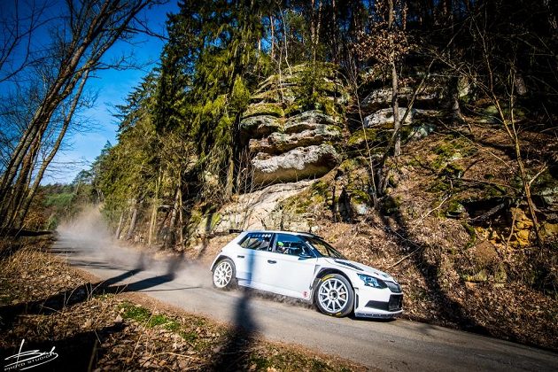 Vojtěch Štajf se Škodou Fabií R5 týmu Racing21 během testovací jízdy.