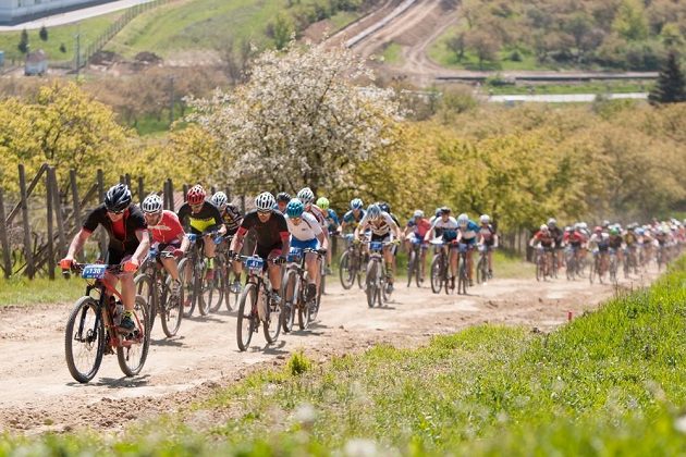 Bikeři při závodě Kolo pro život.