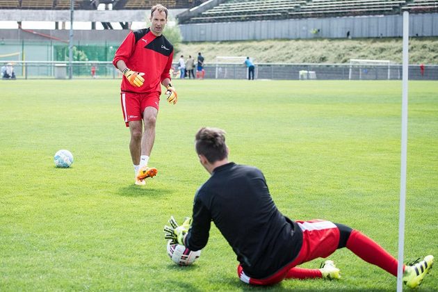 Brankář Petr Čech během tradiční fotbalové školy Petra Čecha na pražském Strahově.