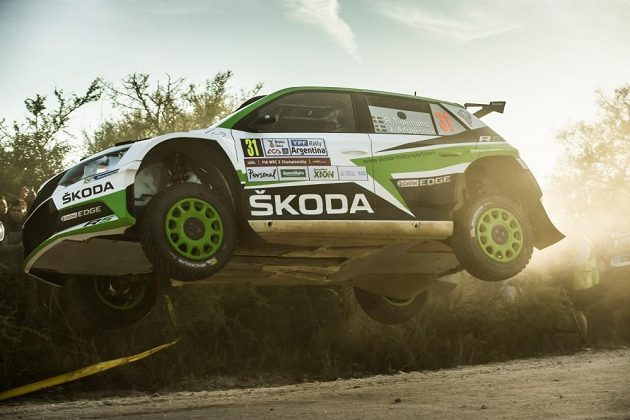 Švédský závodník Pontus Tidemand z továrního týmu Škoda Motorsport s Fabií R5 na trati Argentinské rallye.